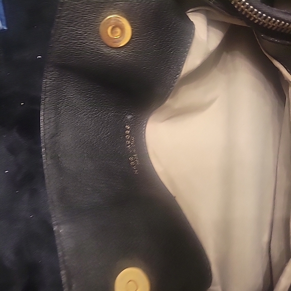 Marc Jacobs Black Quilted Shoulder Bag with Gold Accents - Picture 10 of 11